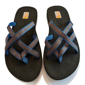 Teva Women's 6840 Olowahu Flip Flop Thong Sandal Size 6